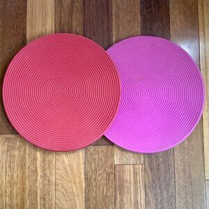 10 Lot IKEA Red/Pink Round Placemats 14” Diameter Poly Plastic Textured READ